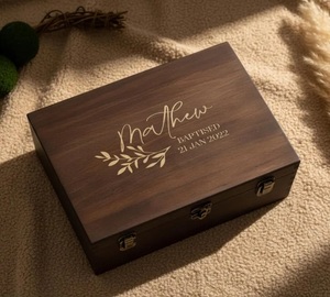 Boîte cadeau en bois gravée personnalisée avec motif lettre, style rustique, écologique et durable, souvenir pour cadeaux de témoin de mariage - Product Image 6