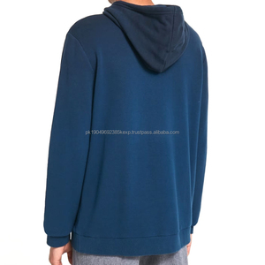 Sudaderas con capucha para hombre de algodón de textura suave que ofrecen un estilo moderno y esencial mientras mantienen las llaves seguras en atuendos informales. - Product Image 6