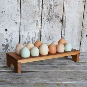Porte-œufs en bois léger conçu pour une manipulation facile, le rangement des œufs et l'organisation du comptoir - Product Image 5