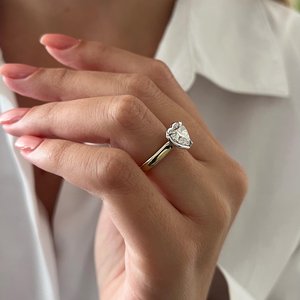 2 Carat Heart Shape E VVS2 Lab Grown <b>Diamond</b> Unique Prong Bezel Set Art Deco Engagement <b>Ring</b> , IGI Certified - Product Image 5