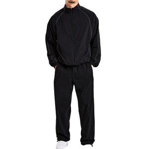 Conjunto Deportivo de Poliéster Reflectante con Logotipo Personalizado para Correr en Invierno, Resistente al Viento y al Agua, con Franjas Blancas, para Hombre - Product Image 3
