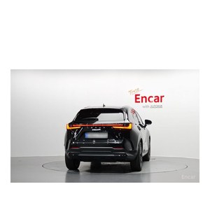 Lexus NX Premium 2024 con Cámara Trasera, Asientos de Cuero, Volante a la Izquierda - 10,590 km - Product Image 4