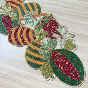 Handmade Embroidered Fabric Customized Luxury Eco-Friendly Durable Lightweigh Table <b>Runner</b> <b>Green</b> Leaf Design Decorative Mat - Product Image 5