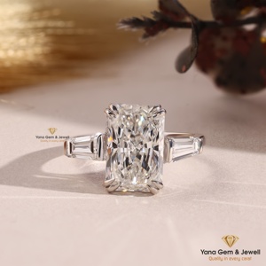 Anillo Elegante de 3.00 Quilates, Oro Sólido de 14K, Corte Radiante Moderno, Diamante Cultivado en Laboratorio CVD, Color E, Claridad VVS2, Certificado IGI - Product Image 1