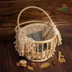 Panier bébé rustique en rotin avec doublure en dentelle, ensemble de rangement écologique pour enfants. Accessoire pour la photographie de nouveau-nés. - Product Image 1