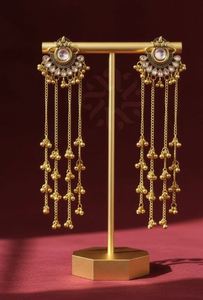 Pendientes Largos Geométricos de Estilo Kashmiri, Joyería Ligera Chapada en Oro, Elegancia Tradicional, Encanto Moderno, Perfectos - Product Image 2