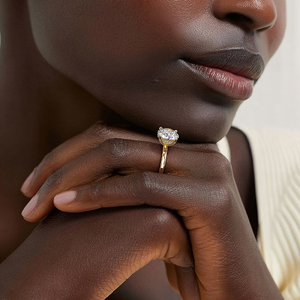 Bague de fiançailles solitaire ornée d'un halo caché en diamant - Product Image 3