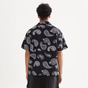 Camiseta con Estampado Gráfico Moderno, Casual y Cómoda para Hombre y Mujer, OEM 2026, Fabricada por TRIOTAKE INDUSTRY - Product Image 5
