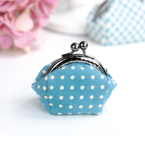 Easy DIY Sewing Kit <b>Cute</b> Clasp <b>Purse</b> Kit with Complete Materials for Gift & Hobby Use - Product Image 1
