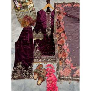 Conjunto de ropa de fiesta elegante y elegante para mujer de diseñador Top de terciopelo Plazzo Dupatta - Product Image 1