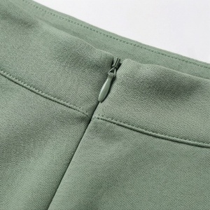 Jupe courte trapèze pour femme, couleur unie, taille élastique, confortable, décontractée, en tricot de coton et élasthanne, verte, toutes saisons - Product Image 4