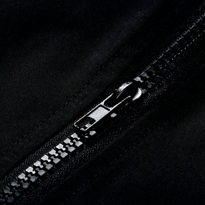 เสื้อแจ็คเก็ตวินด์เบรกเกอร์ไนลอนสีสันตัดกันแบบสั่งทำขายส่งสำหรับทุกเพศ สไตล์สตรีทแวร์ ซิปแบบรูดขึ้น-ลง กันน้ำ กันลม ผลิตตามแบบ OEM แบบกลับด้านได้ เสื้อแจ็คเก็ตผู้ชาย - Product Image 6