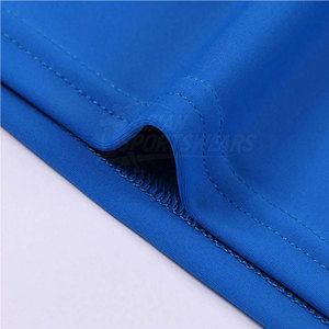 Camiseta de protección UV ecológica, hecha con tela reciclada, sostenible, para verano, para actividades al aire libre, para hombre. - Product Image 4