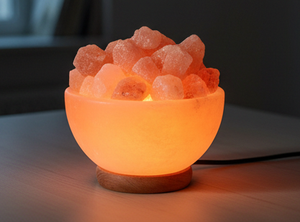 Lampe en sel de l'Himalaya USB avec morceaux de sel naturel, grande coupelle à sel, lampe en sel cristallin pour la décoration de la maison - Product Image 3