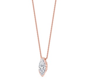 Colgante de Diamante Cultivado en Laboratorio con Corte Marquesa y Engaste en Bisel en Forma de V, 1.25 CTW en Oro Rosa de 9K - Product Image 2