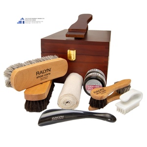 Kit d'entretien des chaussures en bois Palyn avec brosses, crème à polir et chiffon dans une boîte rectangulaire, fabriqué au Vietnam - Product Image 6
