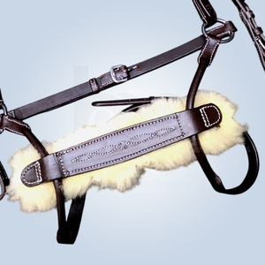 Brida Anatómica Premium de Cuero Marrón para Caballo con Narquera Acolchada de Piel de Oveja de Fácil Desmontaje y Costuras Decorativas - Equipo de Salto al por Mayor - Product Image 3