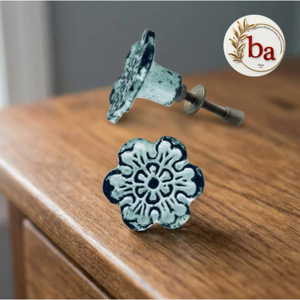 Poignées de meuble en fonte modernes en forme de tulipe, antirouille, pour tiroirs de cuisine, design écologique couleur bleu délavé - Product Image 1