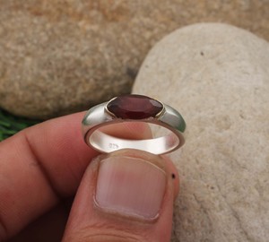 Anillo de Plata de Ley 925 con Granate Rojo Corte Marquesa, Anillo con Gema Roja Natural Corte Marquesa, Joyería Fina Hecha a Mano al por Mayor para Mujer - Product Image 1