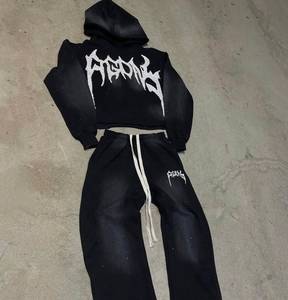Survêtement en molleton de coton épais, esthétique personnalisée, pour hommes et femmes, avec sweat à capuche court à motif graphique en strass sur le devant, ourlet brut et pantalon large style streetwear - Product Image 3