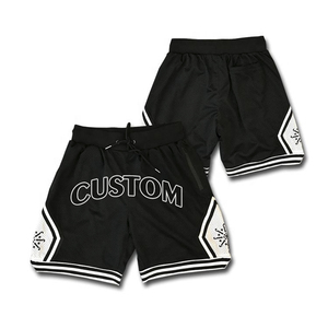 Shorts de basket-ball en mesh noir pour homme personnalisés avec cordon de serrage à la taille et bordure blanche, design sportif - Product Image 3