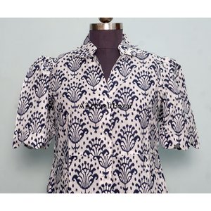 Robe midi en coton imprimée numériquement à motifs floraux faite à la main, col en V, manches courtes, silhouette trapèze, pour le bureau, la plage ou les occasions décontractées - Product Image 2