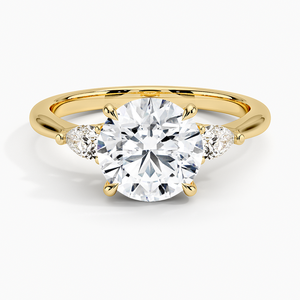 Anillo de Compromiso Clásico con Tres Diamantes en Forma de Pera - Product Image 6