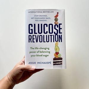 Glucose Revolution de Jessie Inchauspe, guide en anglais en format broché pour équilibrer la glycémie et améliorer la santé - Product Image 4