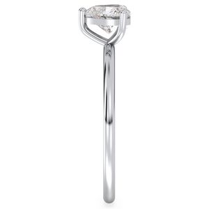 Bague solitaire en argent sterling 925 avec moissanite, design classique, best-seller REYES, bijoux fins pour femmes. - Product Image 5