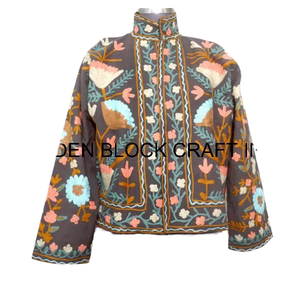 Chaqueta de Invierno de Tela de Pato Hecha a Mano con Bordado Suzani, Estilo Corto, Relleno de Algodón, Perfecta para el Invierno - Product Image 1