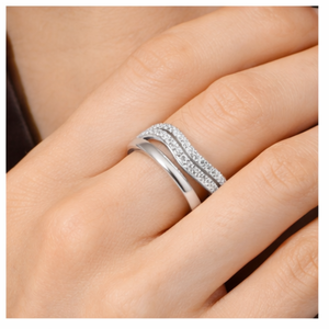 Bague empilable de luxe en argent 925 plaqué or avec diamant de laboratoire tendance, sertie de griffes, cadeau parfait personnalisé pour fiançailles et mariage féminin - Product Image 6