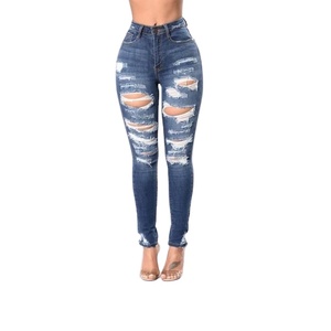 vetements destoryde jeans