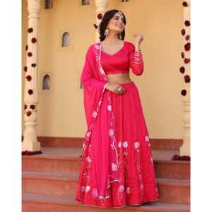 Conjunto de Lehenga de Satén Rosa Pintado a Mano, Talla XS - Product Image 6