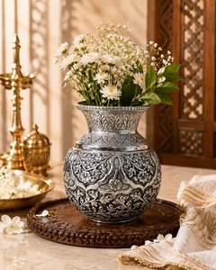 Vase et kalash du patrimoine royal - Product Image 3