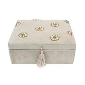 Caja de Joyería y Chocolate de Papel Bordada a Mano Personalizada con Caja de Almacenamiento de Recuerdos con Estilo Romántico Personalizado por Whimsy Art Craft - Product Image 2