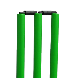 Piquets de cricket de haute qualité en bois de frêne durable avec bails pour l'entraînement professionnel au cricket - Product Image 3