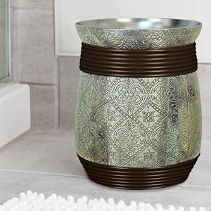 L'esthétique industrielle intemporelle des poubelles en métal complète les styles de décoration minimalistes et contemporains. - Product Image 3