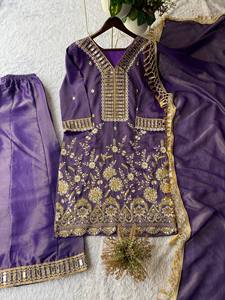 Conjunto de traje Anarkali morado con bordado de musgo y espejo, dupatta de encaje, ropa tradicional india étnica para mujer, de secado rápido, ideal para bodas. - Product Image 4