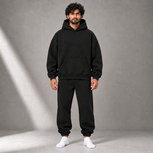 Ensemble survêtement homme personnalisé en coton épais, coupe oversize, avec sweat à capuche et pantalon de jogging, épaules tombantes, style streetwear décontracté - Product Image 4