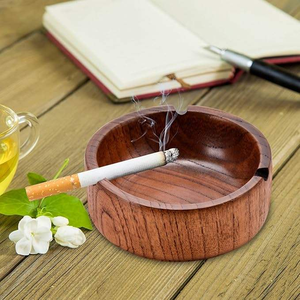 Cenicero de Cigarrillos Redondo de Madera Natural Sólida, Diseño Clásico, para Interiores y Exteriores, con 3 Ranuras para Cigarrillos - Product Image 1
