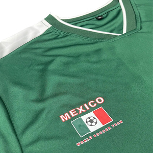 Camiseta de fútbol de México con logo personalizado, cuello en V y manga corta. - Product Image 6