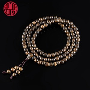 Pulsera de Agarwood de 108 cuentas de 6 mm, única en su tipo, totalmente sumergible – Auténtica Mala de Oración de Madera de Oud con Alto Contenido de Resina - Product Image 2