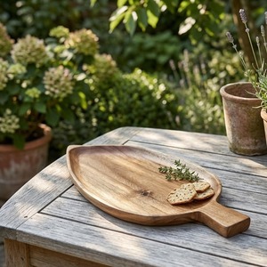 Plato de madera con forma de hoja y asa, perfecto para ensaladas, frutas, aperitivos, elegante plato de madera natural para servir en el hogar o en cafeterías. - Product Image 3