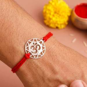 Pulsera Rakhi de Plata de Ley 925 para Raksha Bandhan, para Hermano, para Él, Pulsera de Lujo Hecha a Mano para Rakshabandhan - Product Image 1