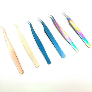 Vente en gros de pinces à cils professionnelles personnalisées avec étiquette privée, en acier inoxydable, étui en cuir, précision durable, antistatique - Product Image 6