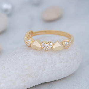 Bague empilable en or jaune avec grappe de diamants de laboratoire en forme de cœur - Product Image 4
