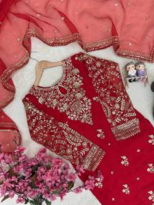 Ensemble de kurta brodée rouge pour femmes avec travail au fil doré, longueur cheville, tenue traditionnelle indienne pakistanaise, toutes saisons - Product Image 5