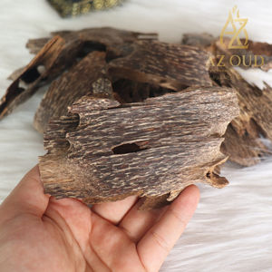 Bois d'agar naturel de qualité supérieure Royal Aroma, copeaux de bois d'oud à combustion longue, parfum sucré et fumé du Vietnam, prix de gros - Product Image 4
