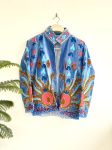 เสื้อแจ็คเก็ตบอมเบอร์แขนยาว คอจีน ผ้ากำมะหยี่ถักทอปักมือ 100% ผ้าฝ้าย เป็นมิตรกับสิ่งแวดล้อม สำหรับฤดูใบไม้ร่วง/ฤดูหนาว - Product Image 1