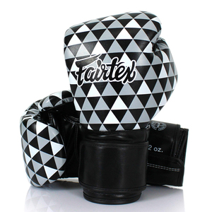 Nouveaux gants de sparring professionnels Fairtex sur mesure, noirs, en cuir de vachette véritable, équipement de combat Muay Thai, poignées. - Product Image 1